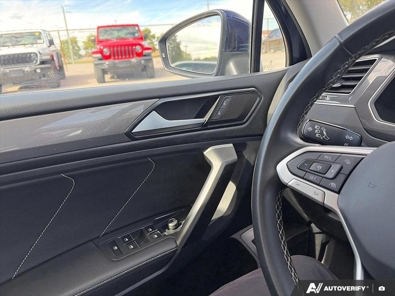 2024 Volkswagen Tiguan Comfortline PANORAMIC POWER SUNROOF Photo