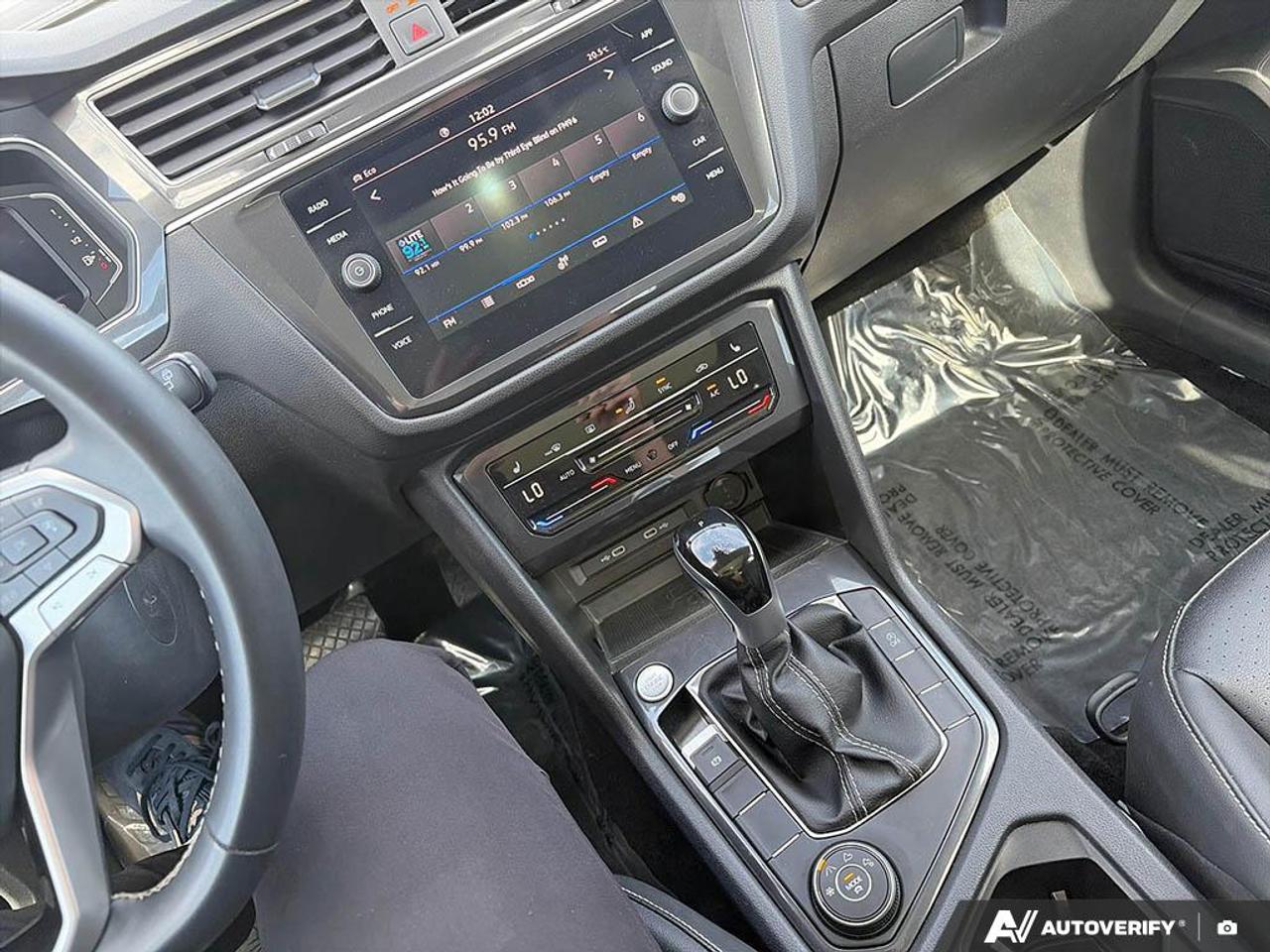 2024 Volkswagen Tiguan Comfortline PANORAMIC POWER SUNROOF Photo
