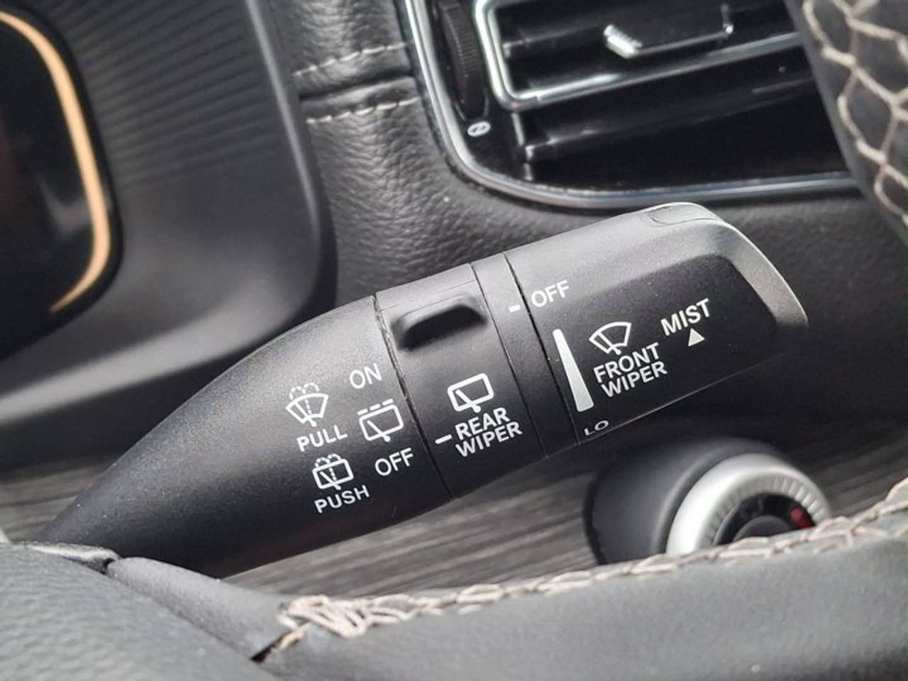 2022 Jeep Wagoneer Series II 4x4 | Leather | Premium Group | Heated + Cooled Seats | BSM | Remote Start | and More ! Photo