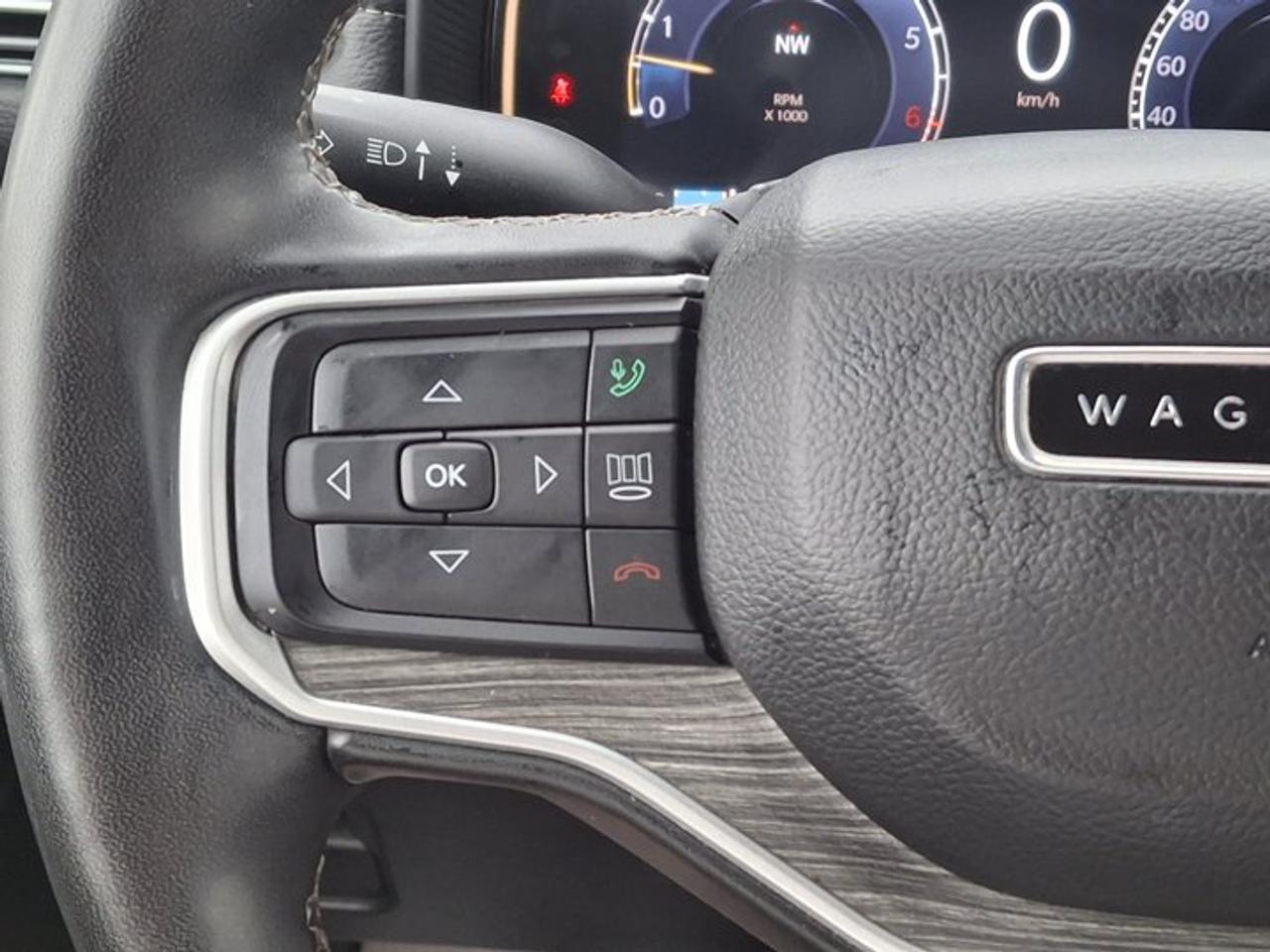 2022 Jeep Wagoneer Series II 4x4 | Leather | Premium Group | Heated + Cooled Seats | BSM | Remote Start | and More ! Photo