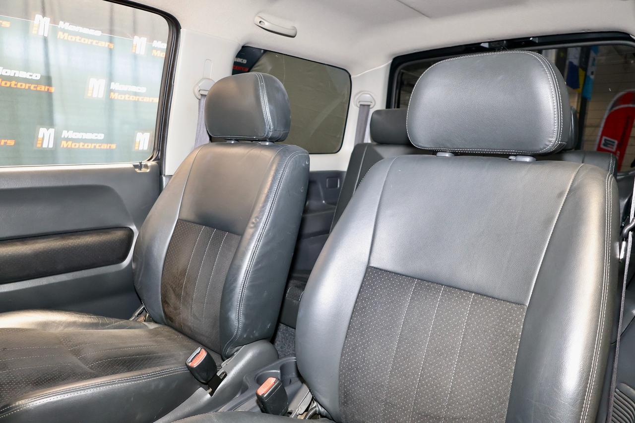2005 Suzuki Jimny Land Venture RHD 4WD Photo