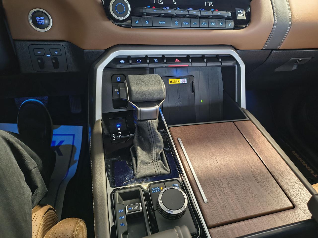 2024 Toyota Tundra PLATINUM 1794 Photo0