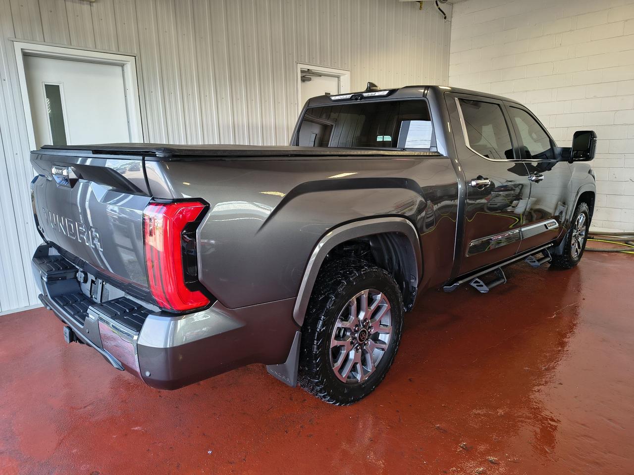 2024 Toyota Tundra PLATINUM 1794 Photo0