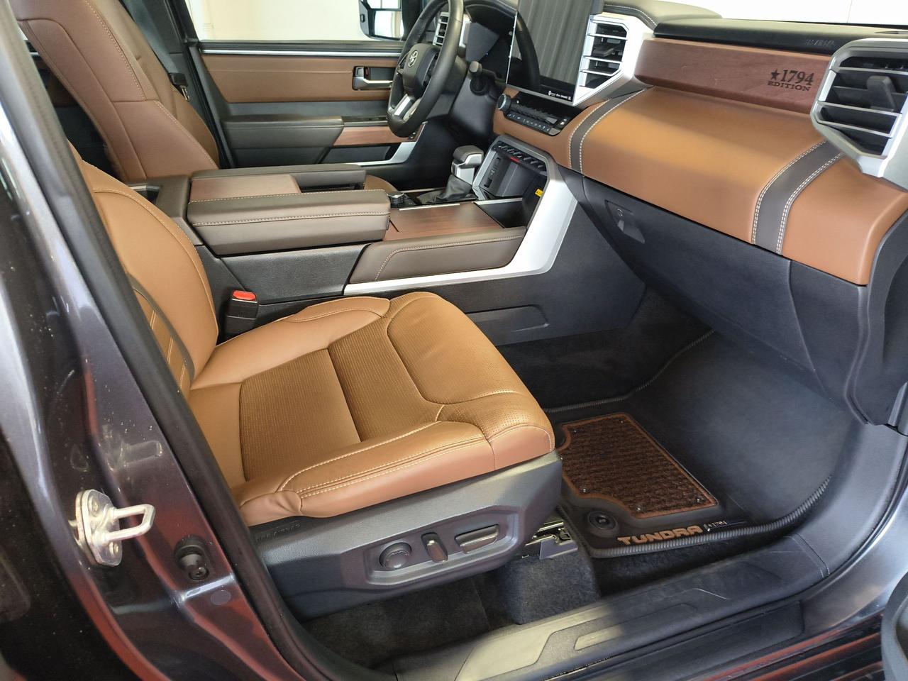 2024 Toyota Tundra PLATINUM 1794 Photo