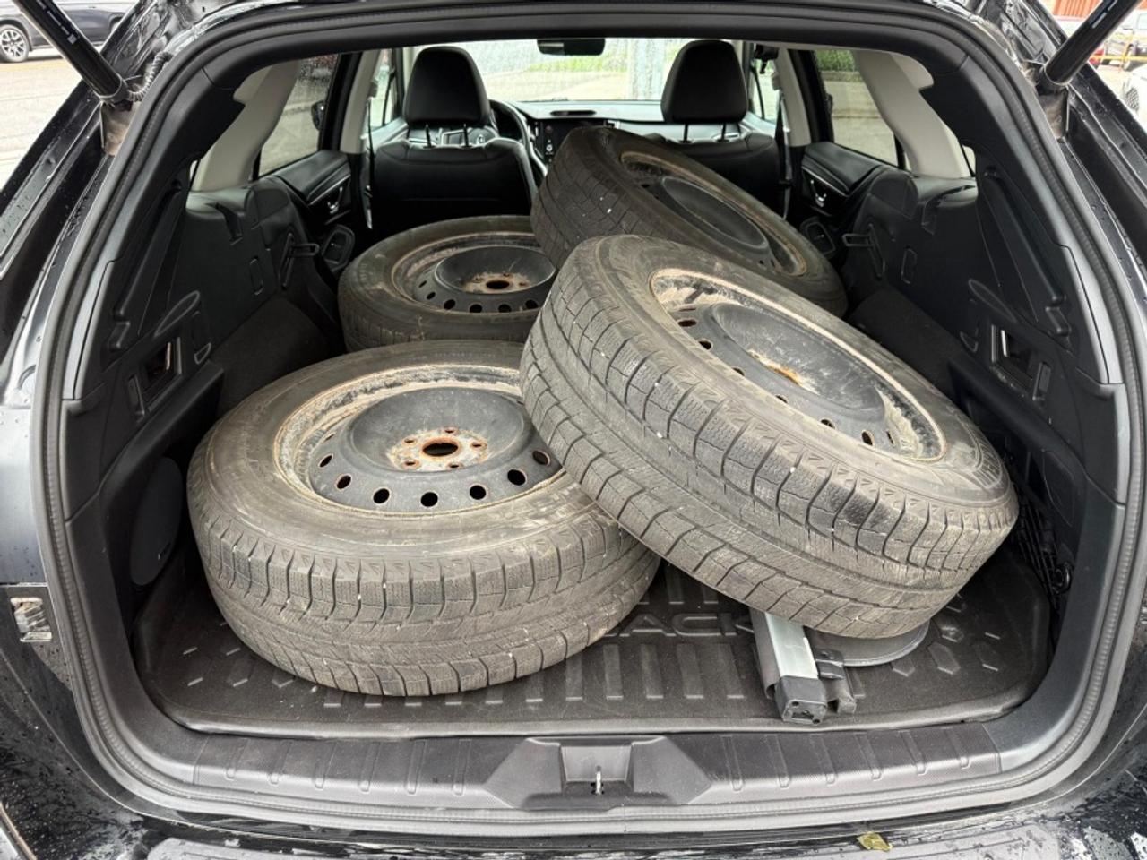 2024 Subaru Outback LIMITED AWD /EYESIGHT /leather /Harman Kardon Photo
