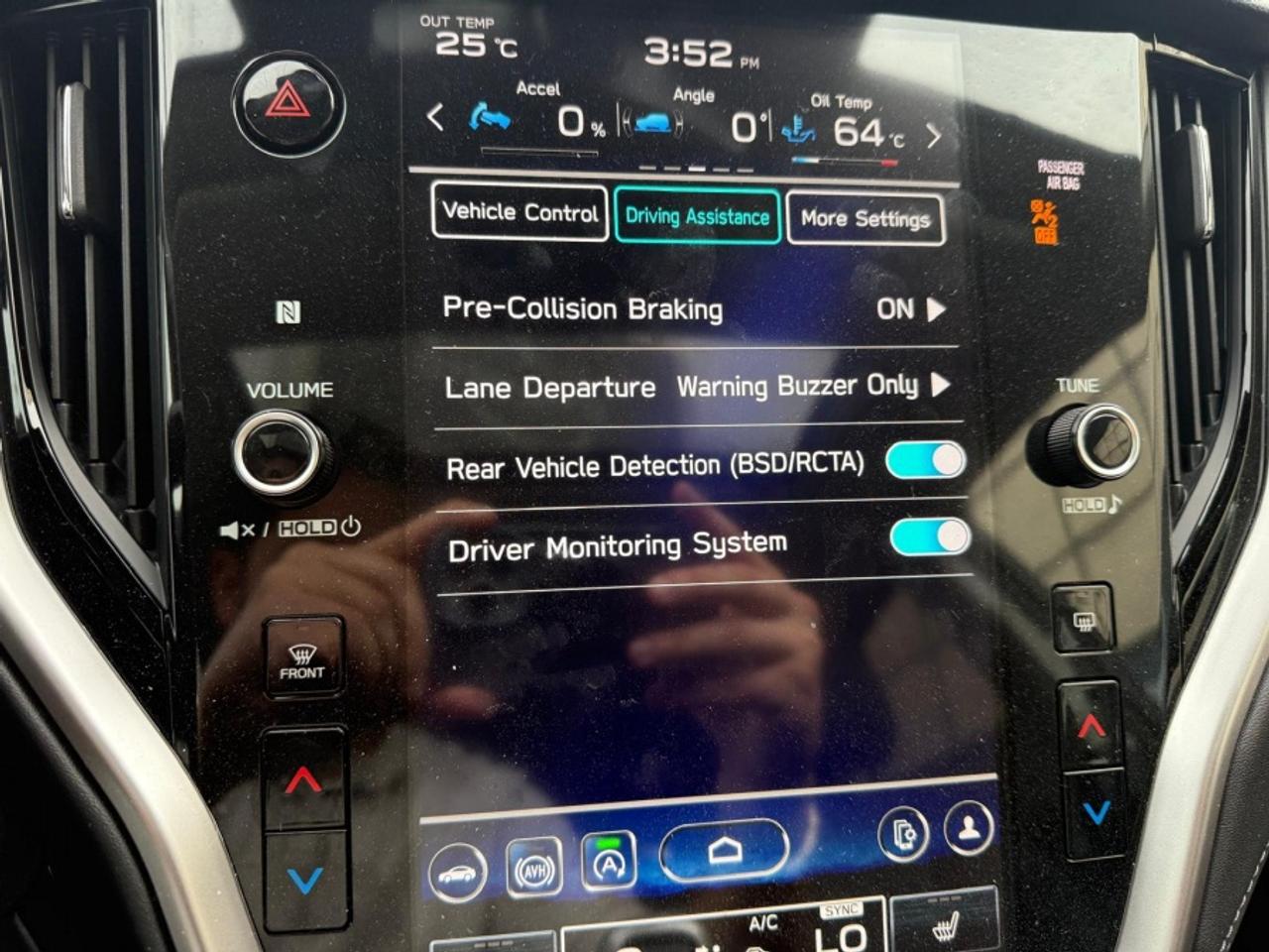 2024 Subaru Outback LIMITED AWD /EYESIGHT /leather /Harman Kardon Photo