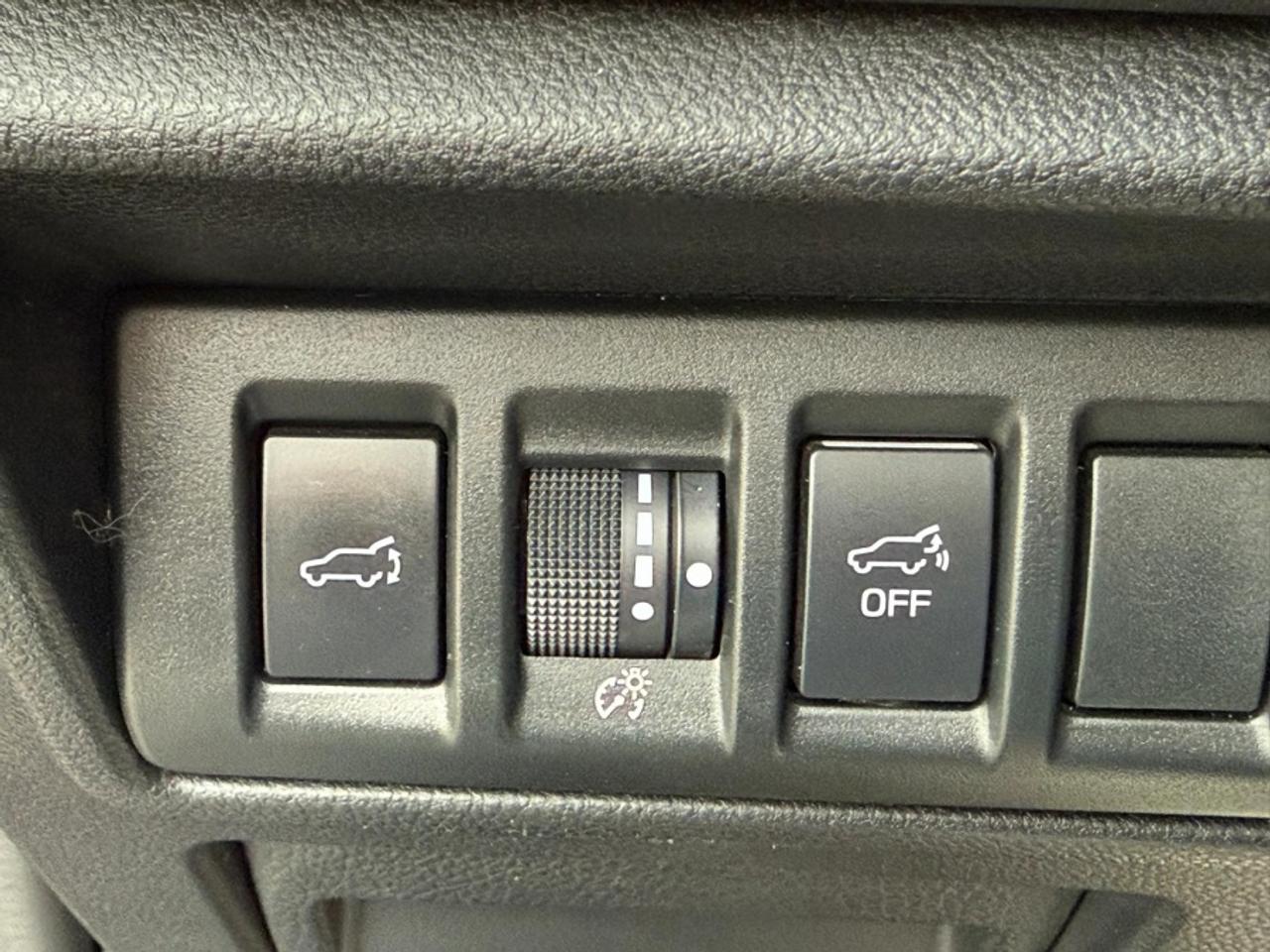 2024 Subaru Outback LIMITED AWD /EYESIGHT /leather /Harman Kardon Photo