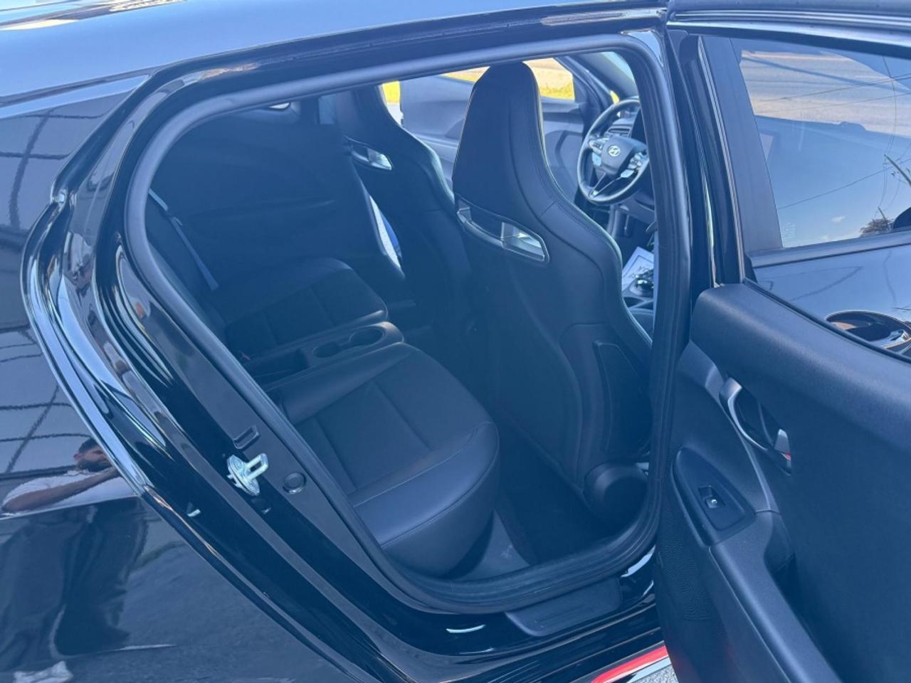 2021 Hyundai Veloster N 6-Speed /TURBO /N sport seats /carplay Photo