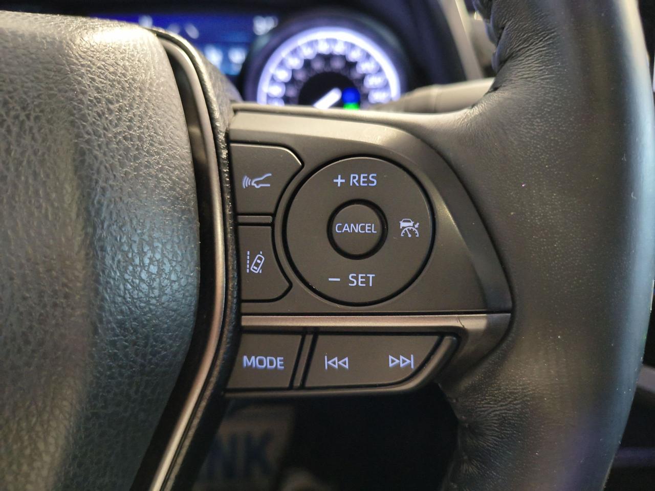 2021 Toyota Camry SE Photo0