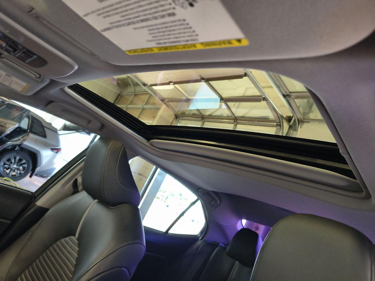 2021 Toyota Camry SE Photo0