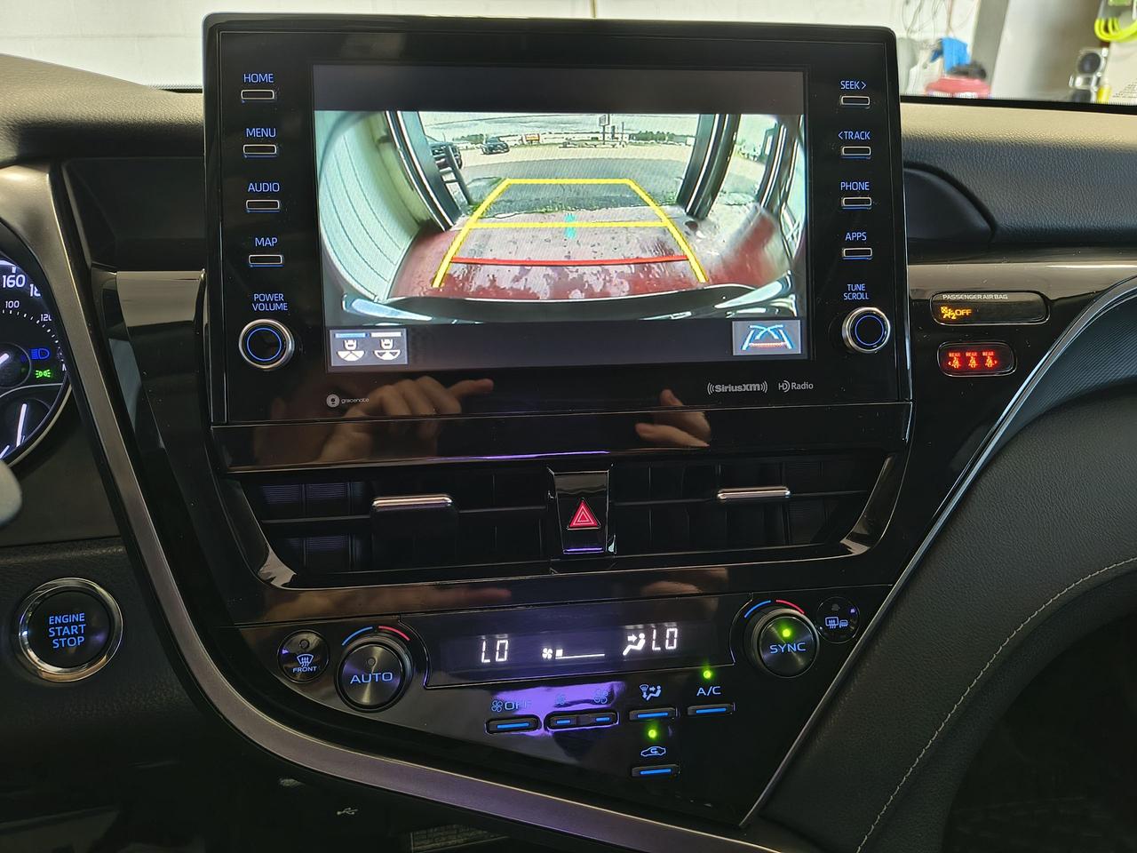 2021 Toyota Camry SE Photo0