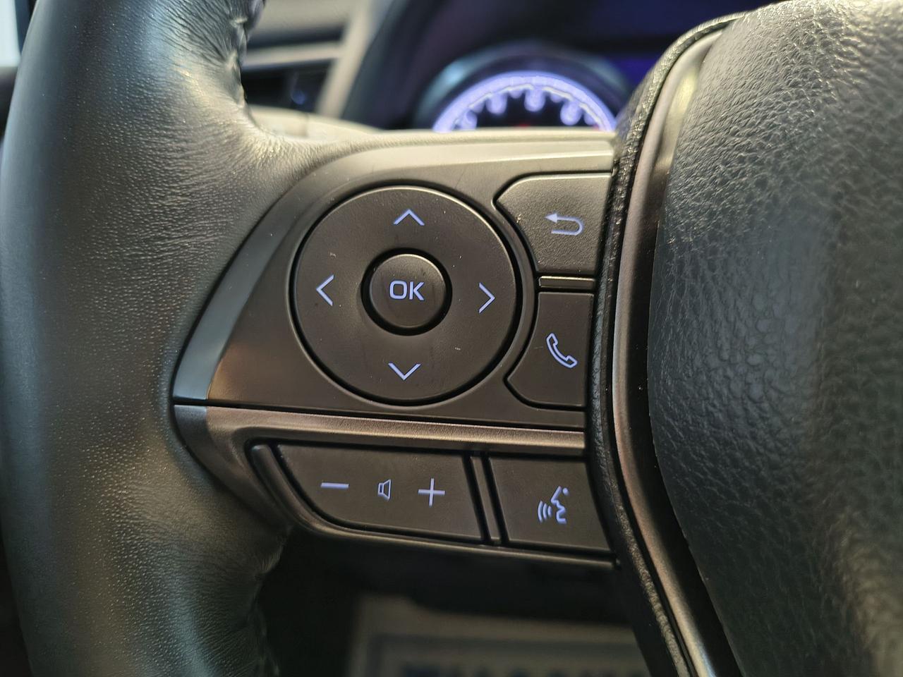 2021 Toyota Camry SE Photo