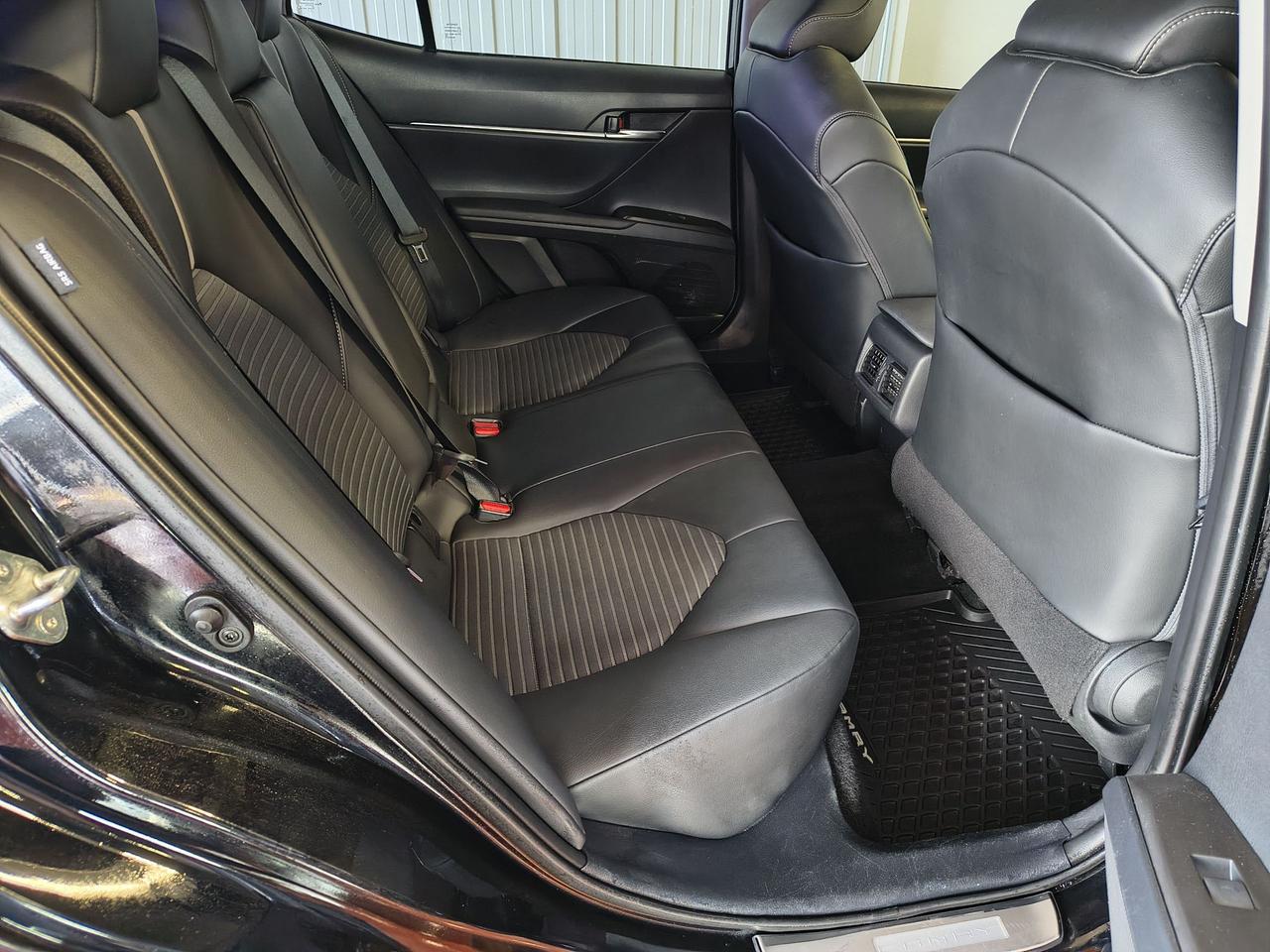 2021 Toyota Camry SE Photo0
