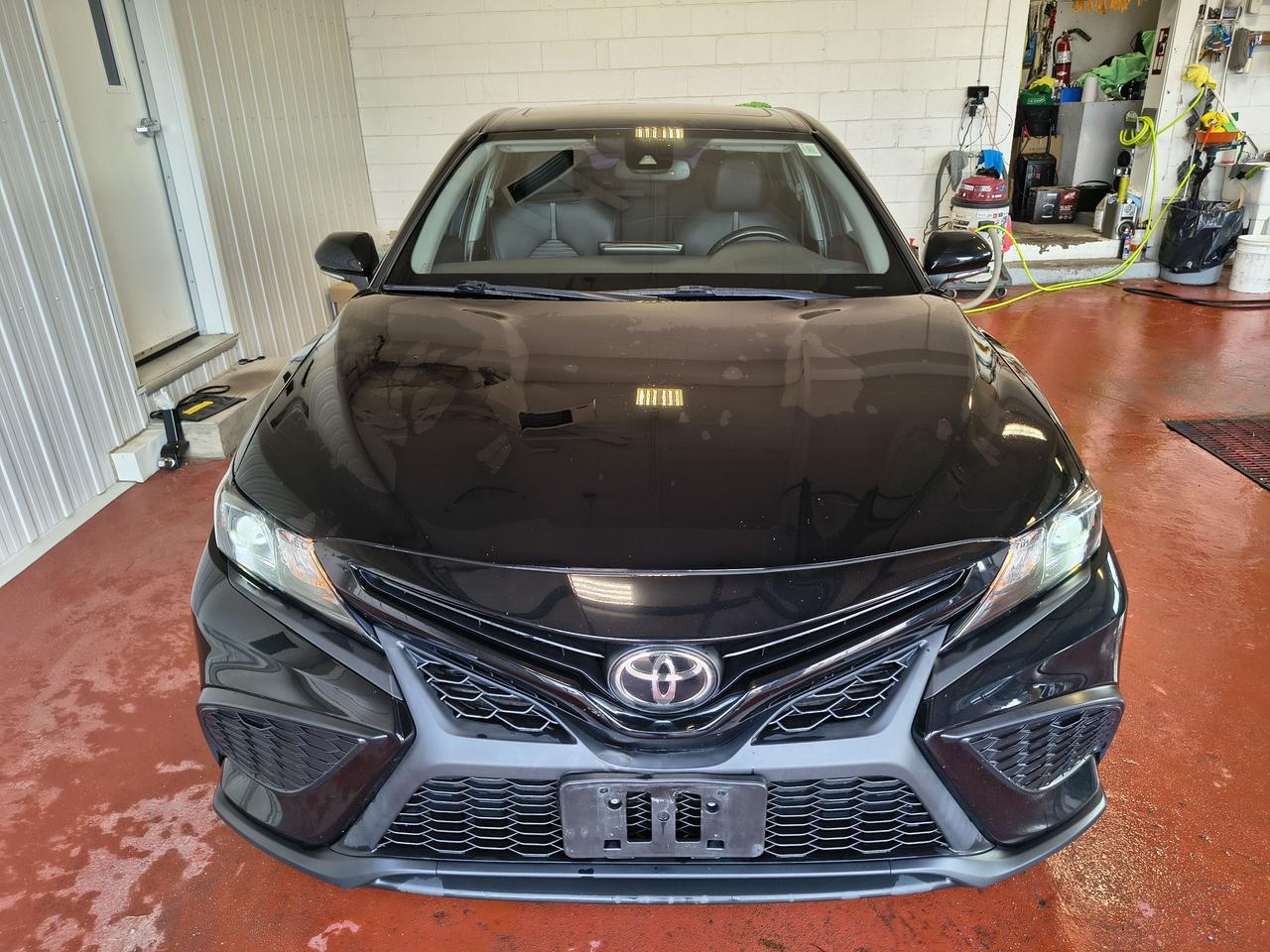 2021 Toyota Camry SE Photo0