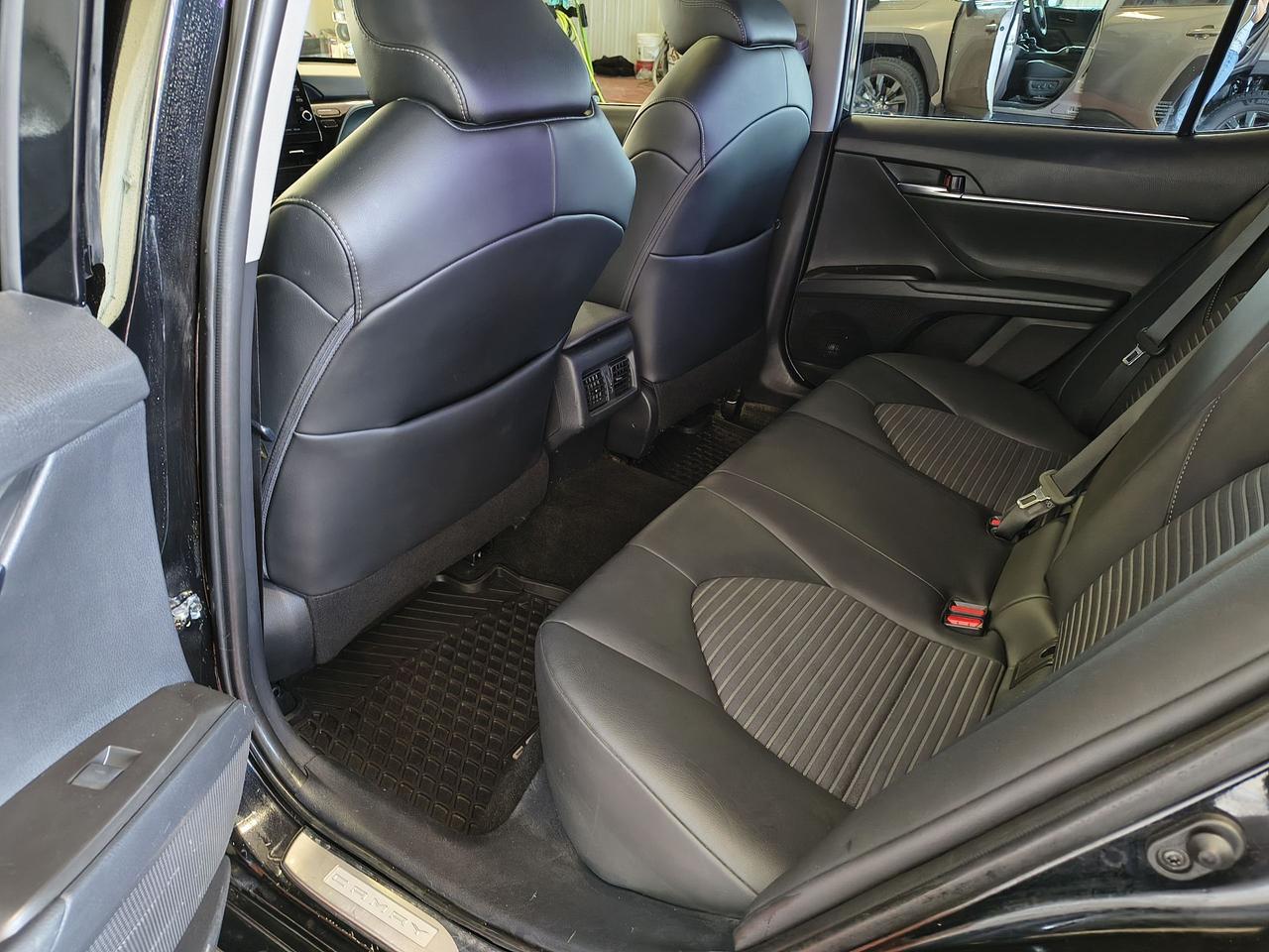 2021 Toyota Camry SE Photo0