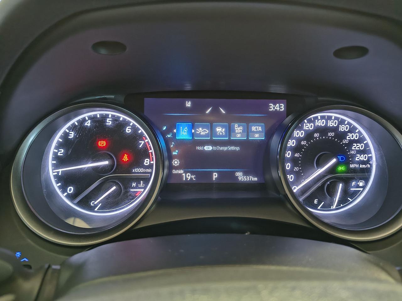 2021 Toyota Camry SE Photo0