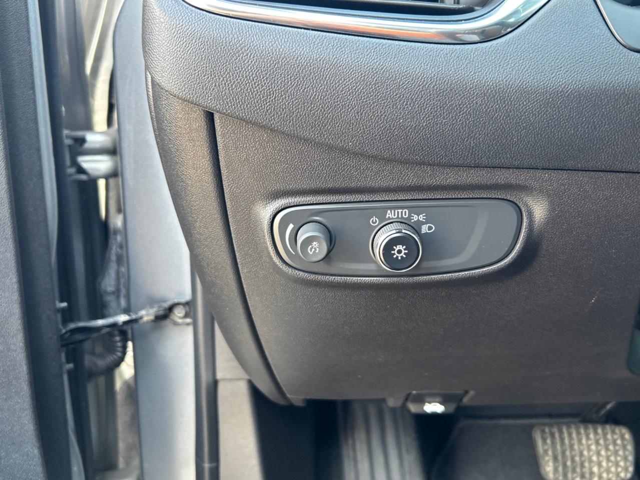 2023 Chevrolet Equinox AWD LS Photo