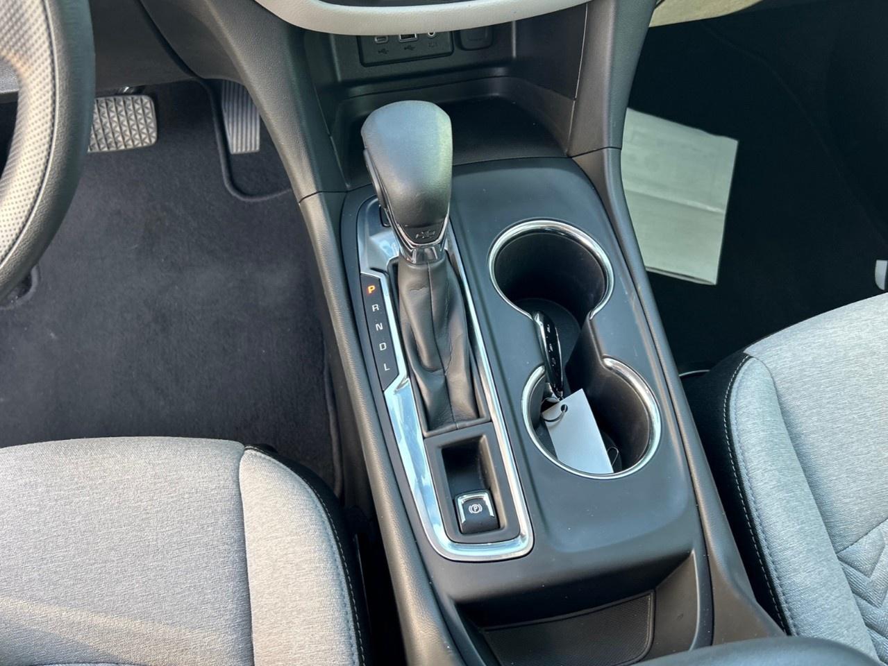 2023 Chevrolet Equinox AWD LS Photo
