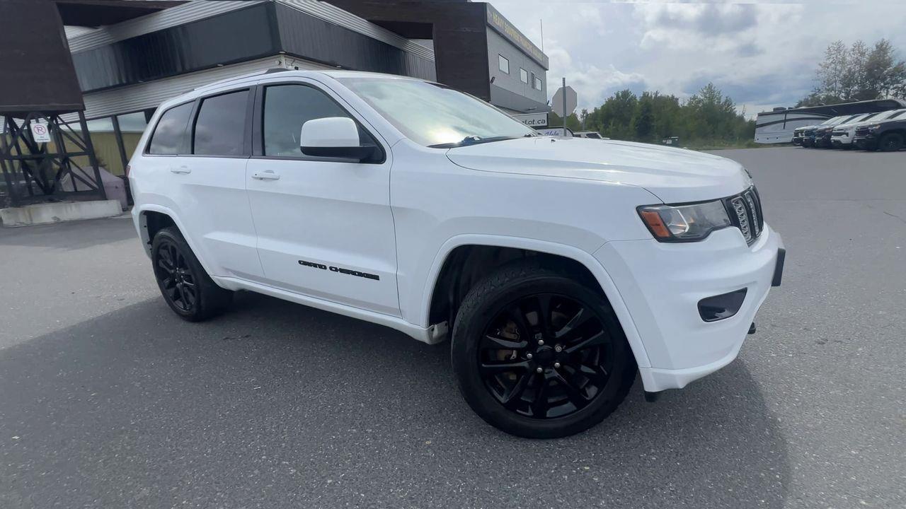 2021 Jeep Grand Cherokee Laredo 4x4, SIRIUS XM, NAV, REVERSE CAM, HEATED STEERING WHEEL, HEATED SEATS!! Photo5