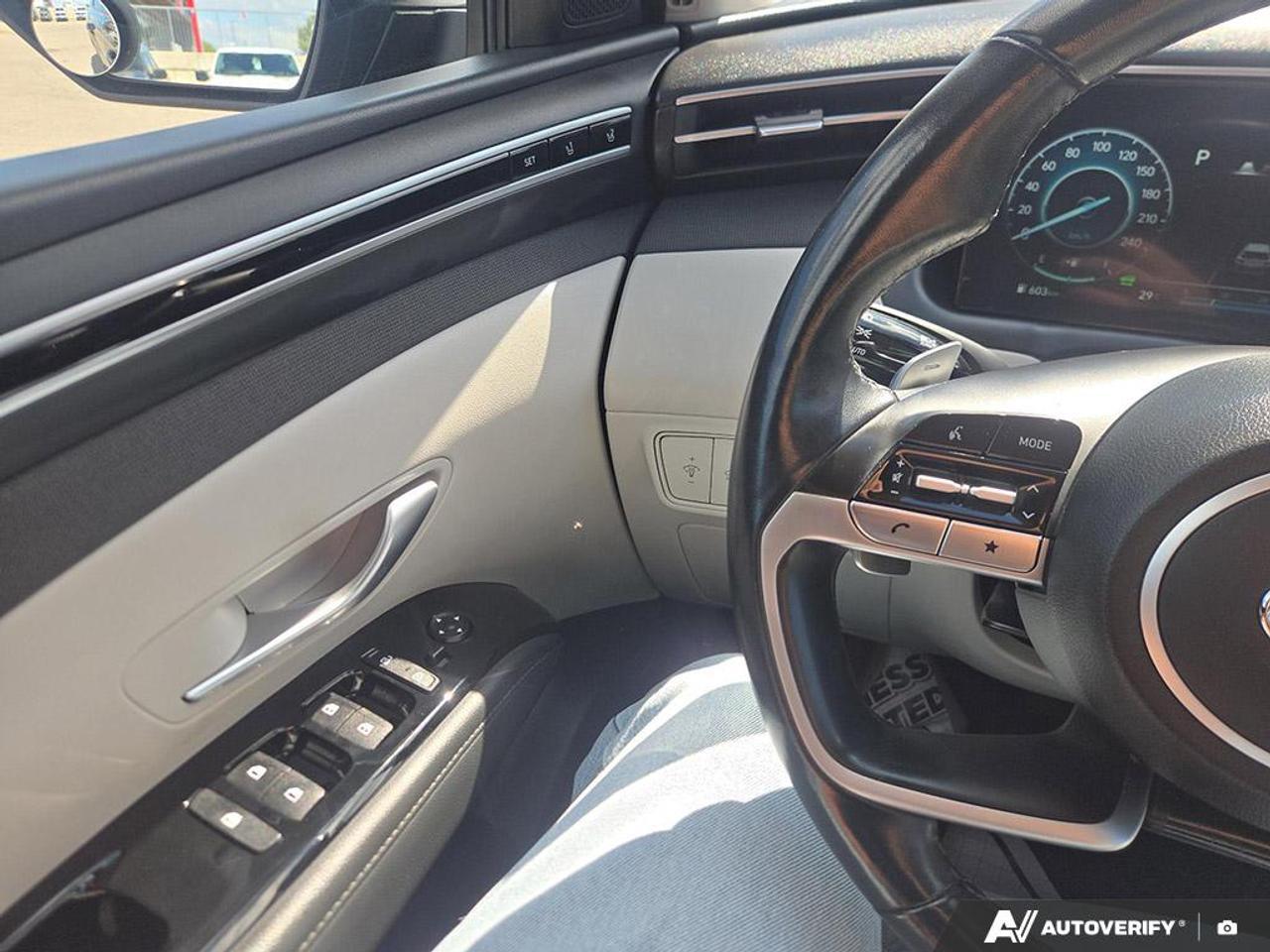 2023 Hyundai Tucson Hybrid Ultimate MOONROOF | ONE OWNER | LIGHT INTEIOR Photo