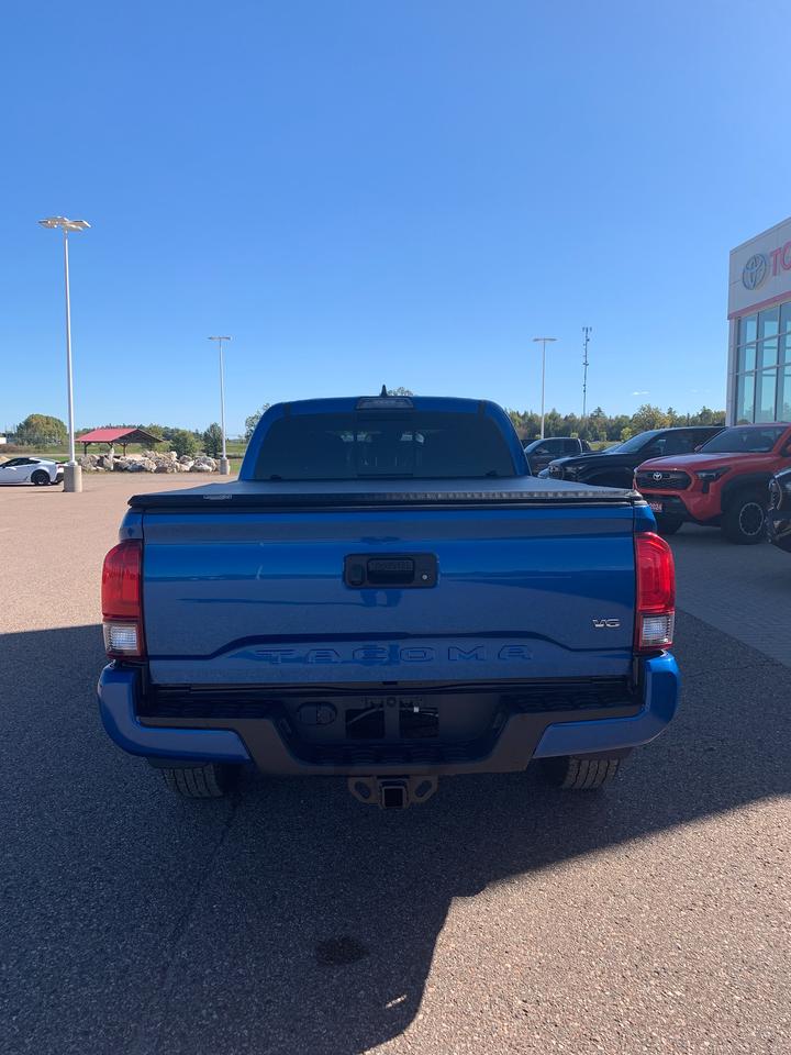 2018 Toyota Tacoma SR5 Photo