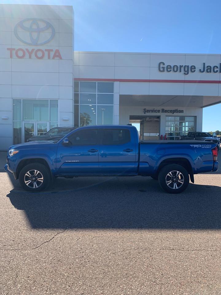 2018 Toyota Tacoma SR5 Photo