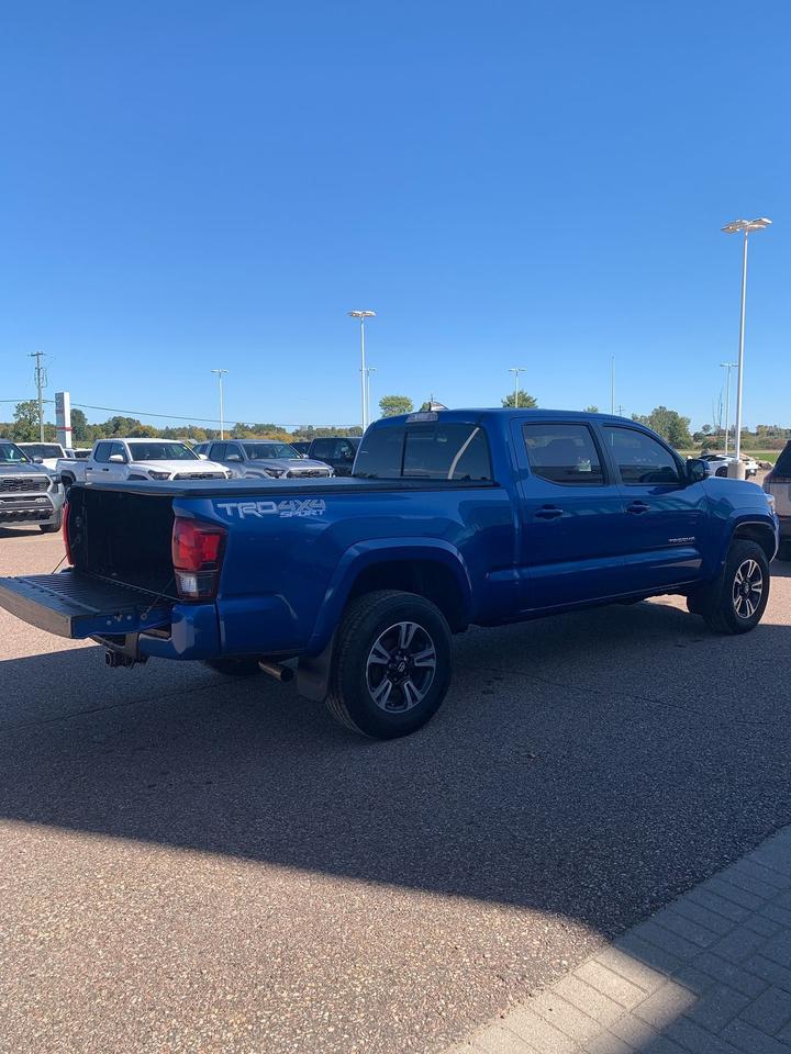 2018 Toyota Tacoma SR5 Photo
