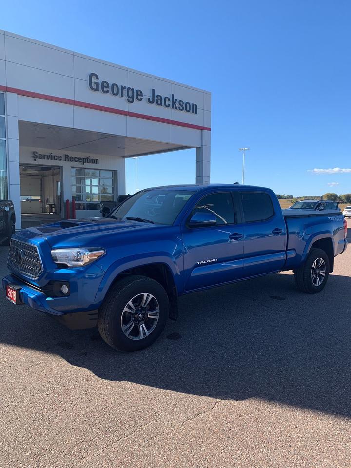 2018 Toyota Tacoma SR5 Photo0