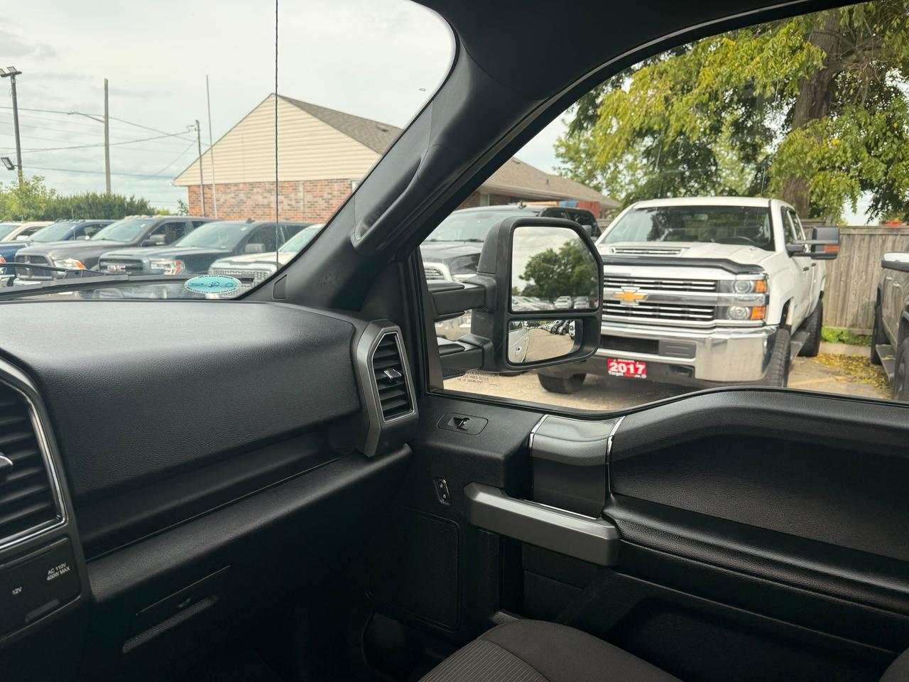 2017 Ford F-150 XLT | 5.0L V8 | Clean CARFAX Photo
