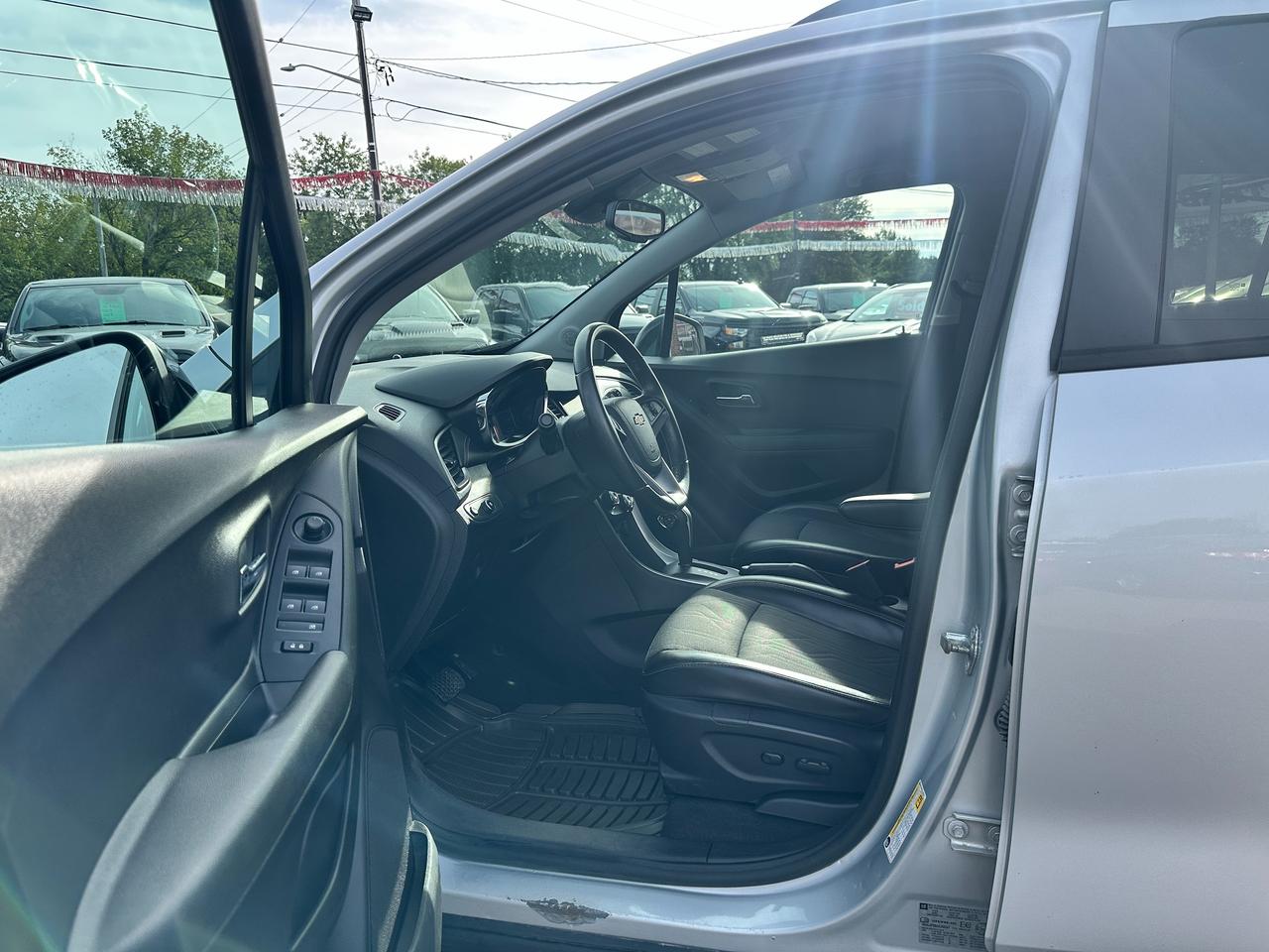 2018 Chevrolet Trax LT AWD Cloth BackupCam XM Bluetooth RemoteStart AC Photo