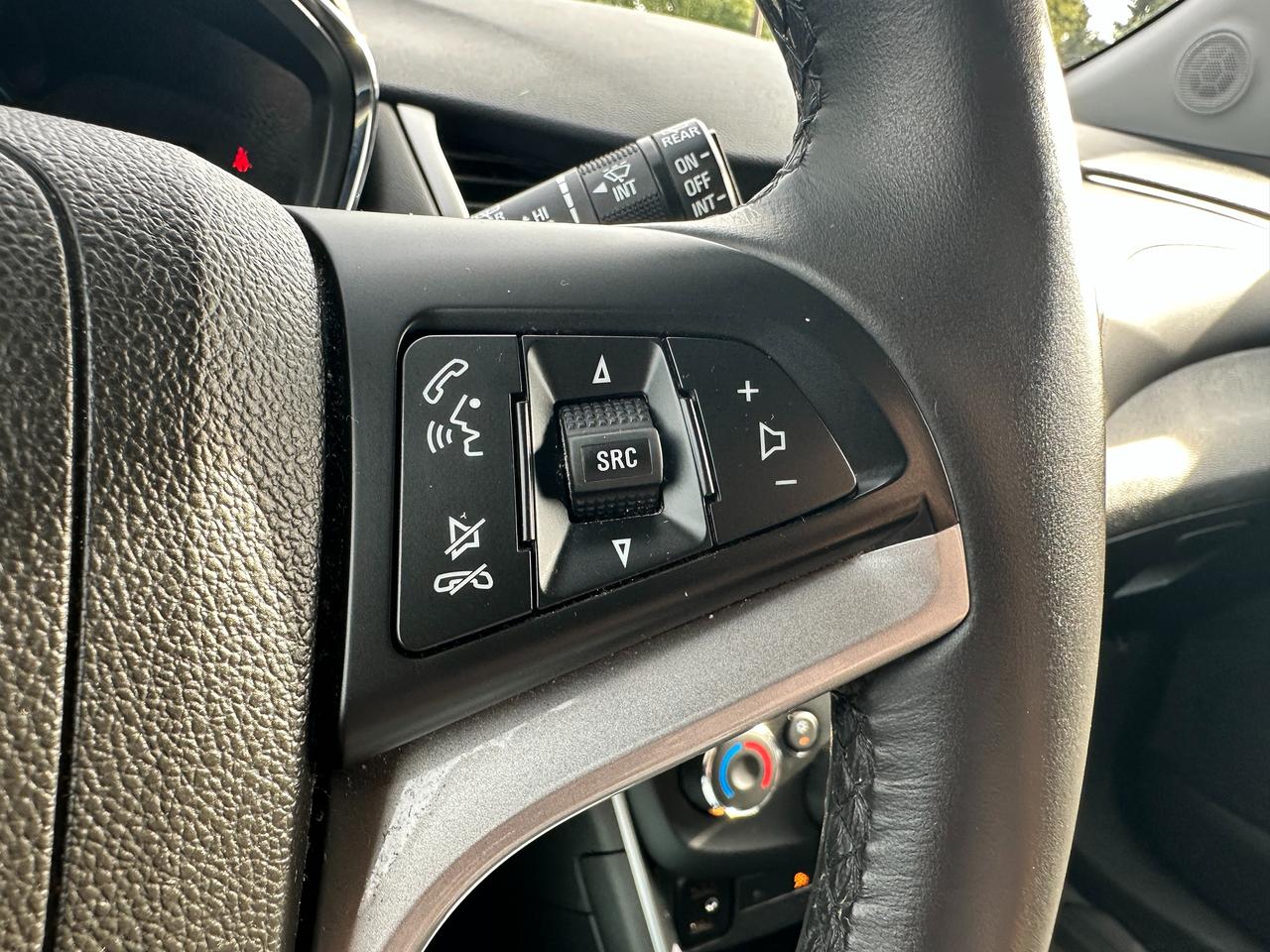 2018 Chevrolet Trax LT AWD Cloth BackupCam XM Bluetooth RemoteStart AC Photo