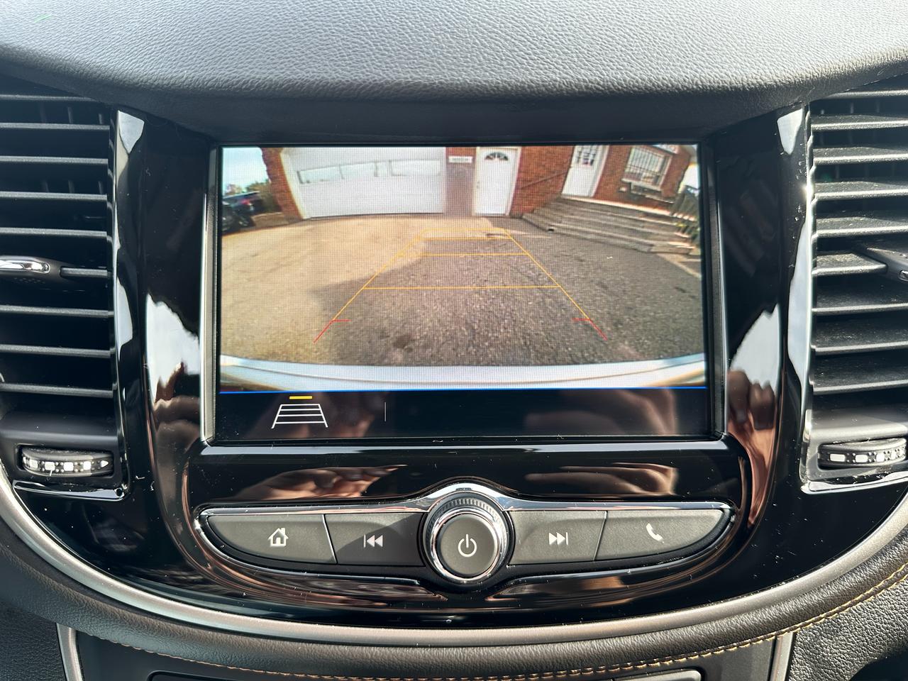 2018 Chevrolet Trax LT AWD Cloth BackupCam XM Bluetooth RemoteStart AC Photo