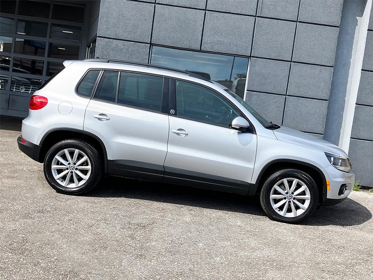 2017 Volkswagen Tiguan WOLSBURG|PANOROOF|ALLOY WHEELS - Photo #1