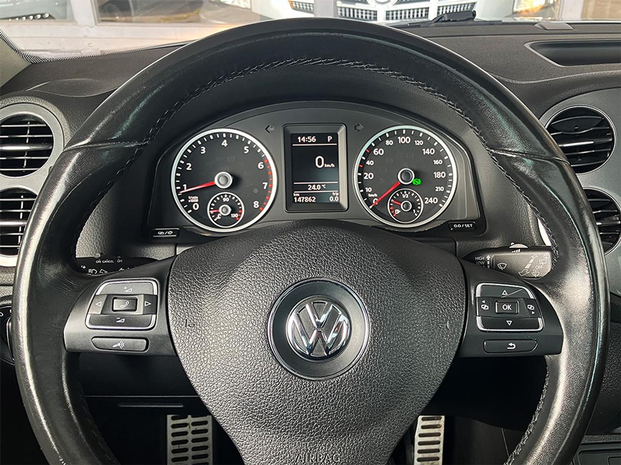2017 Volkswagen Tiguan WOLSBURG|PANOROOF|ALLOY WHEELS Photo