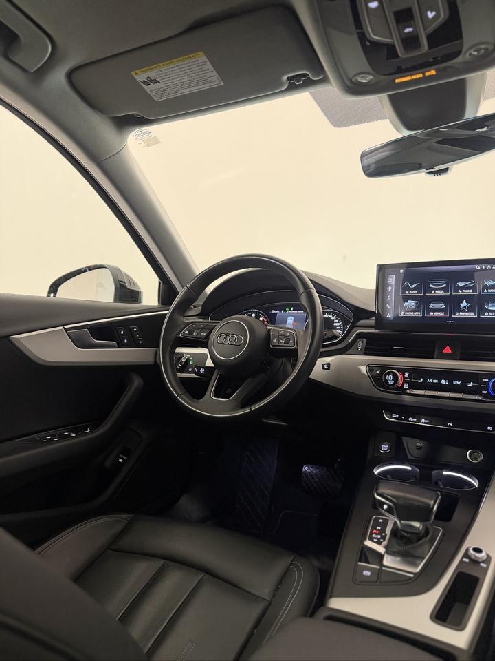 2023 Audi A4 KOMFORT | WIRELESS CARPLAY | SUNROOF | LEATHER INT Photo