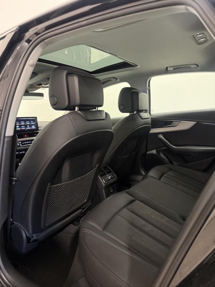 2023 Audi A4 KOMFORT | WIRELESS CARPLAY | SUNROOF | LEATHER INT Photo