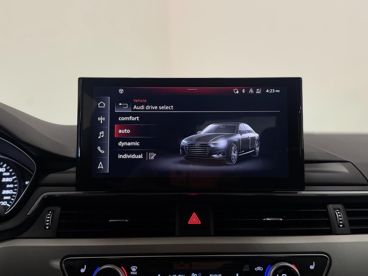 2023 Audi A4 KOMFORT | WIRELESS CARPLAY | SUNROOF | LEATHER INT Photo