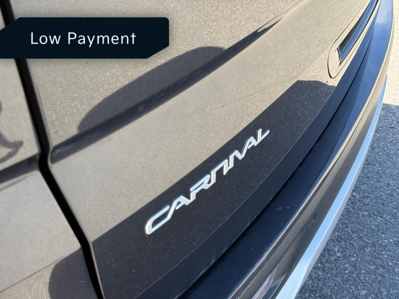 2023 Kia Carnival LX FWD Photo