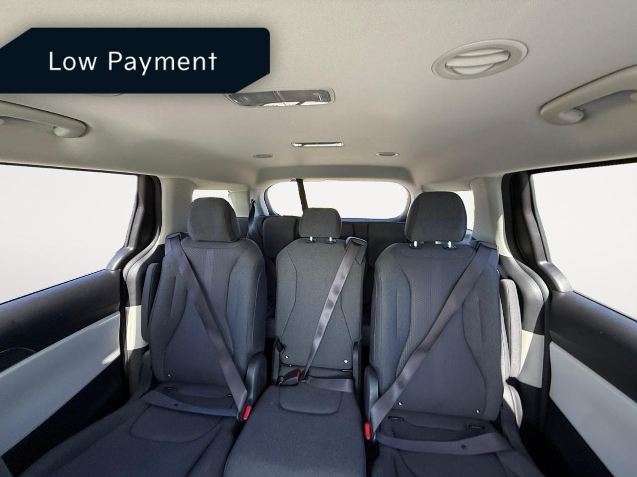 2023 Kia Carnival LX FWD Photo