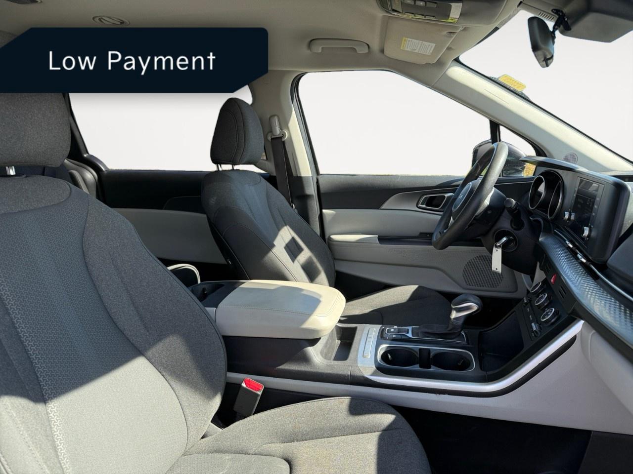 2023 Kia Carnival LX FWD Photo