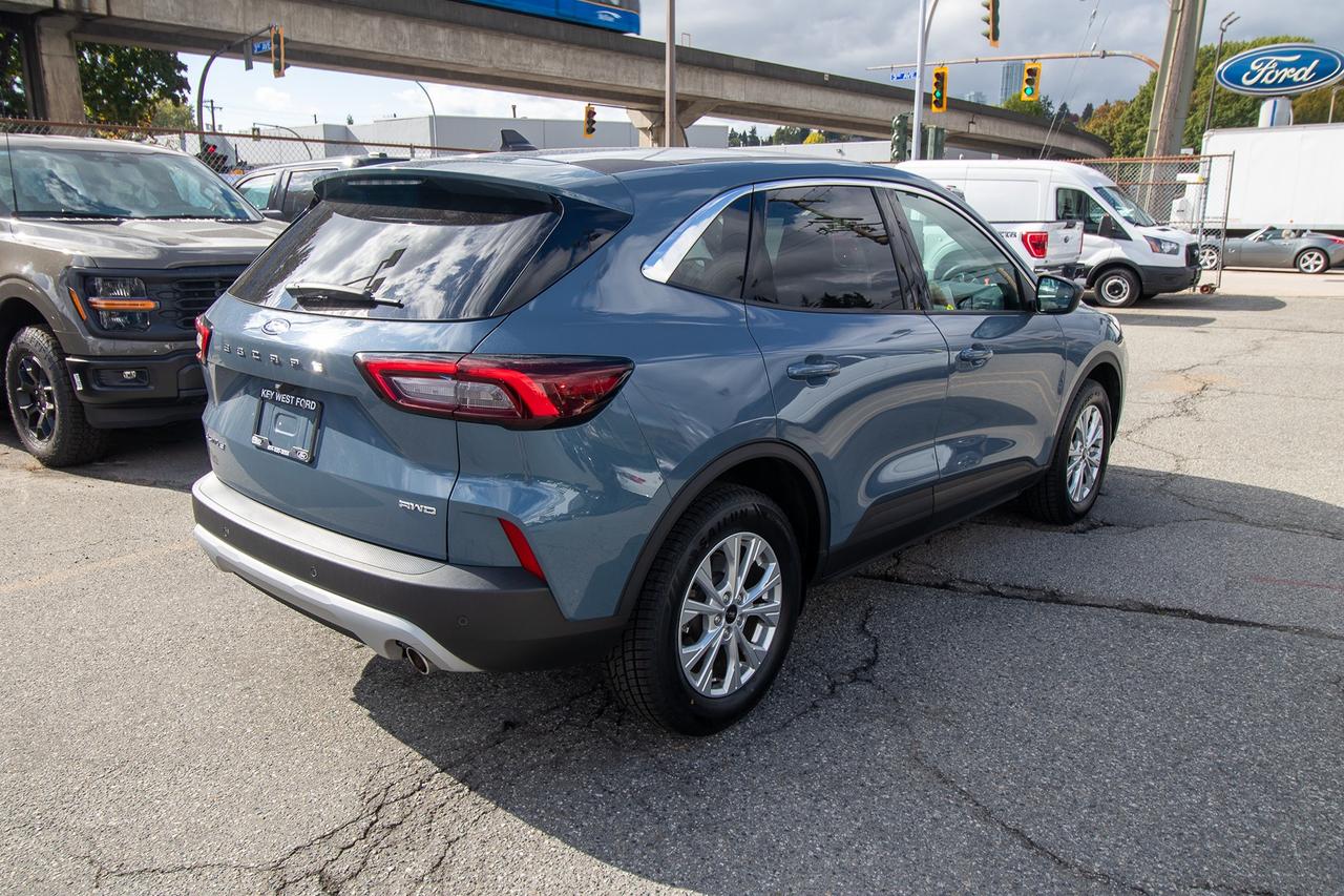 2023 Ford Escape Active AWD Photo4