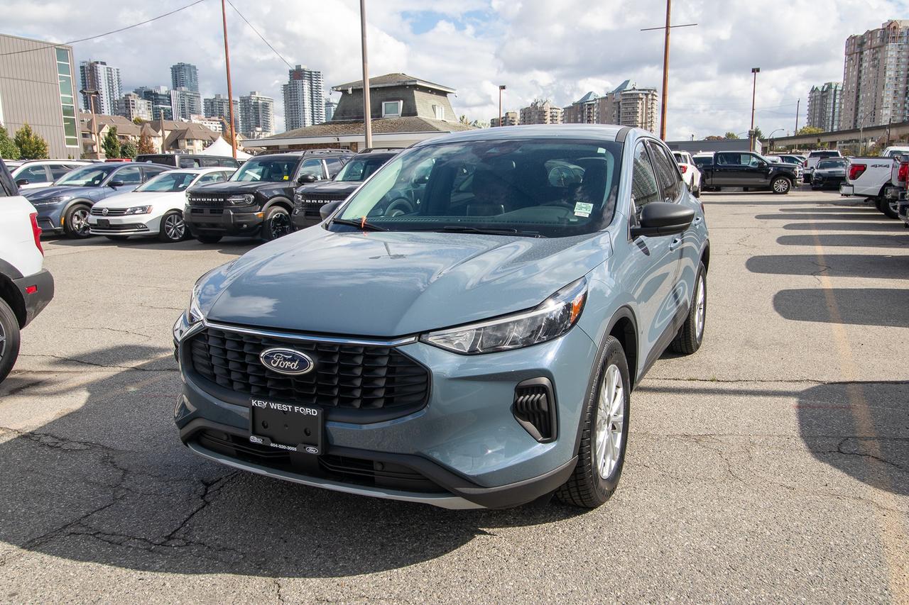 2023 Ford Escape Active AWD Photo0