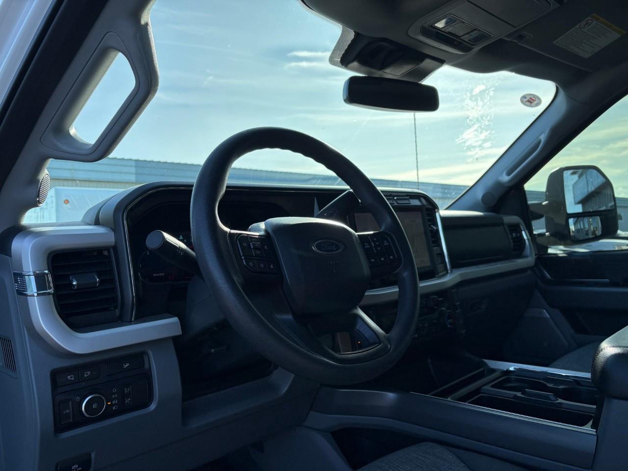 2024 Ford F-250 Super Duty SRW XLT 4WD SUPERCAB 8' BOX Photo