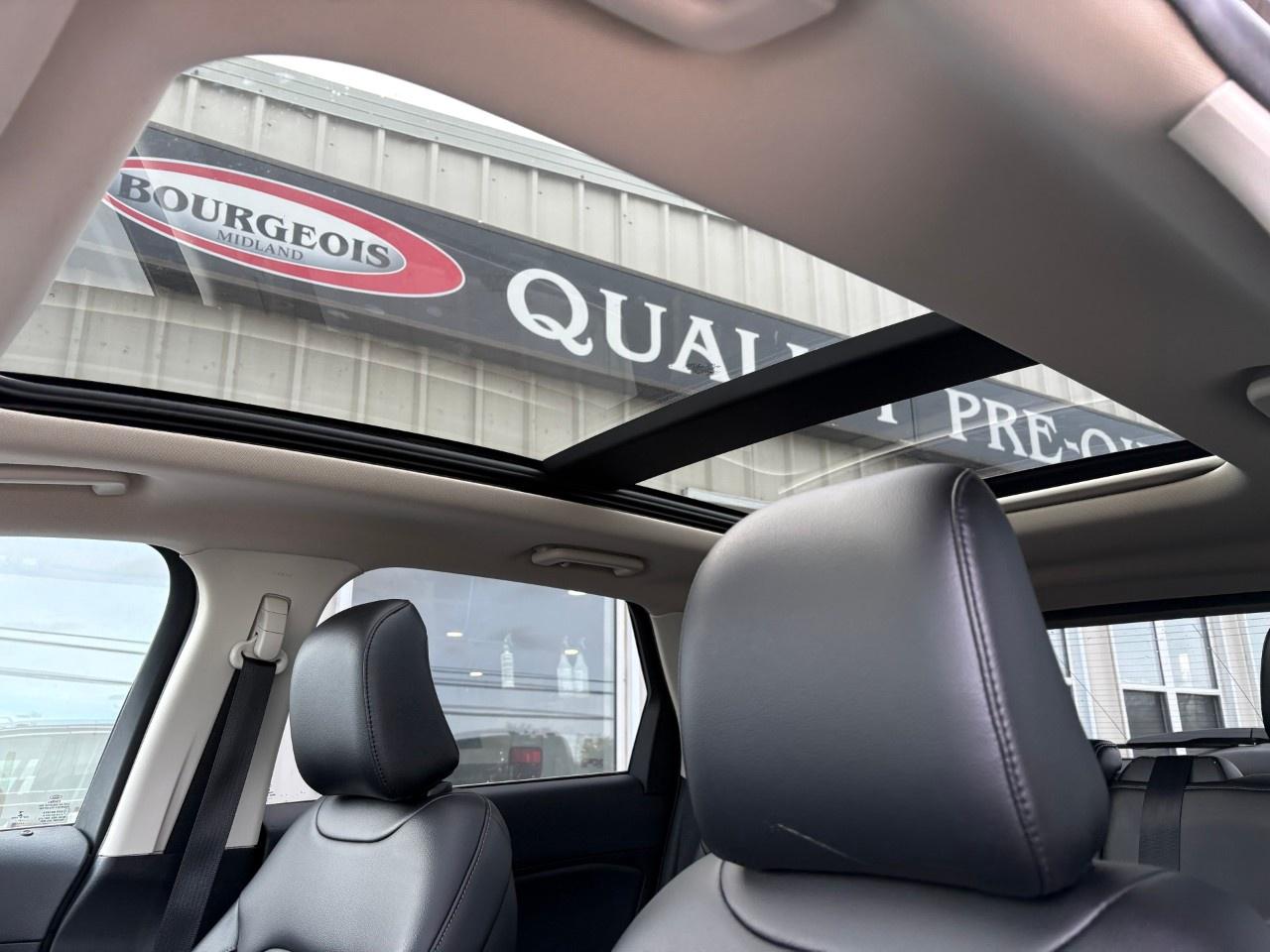 2021 Ford Edge SEL AWD Photo