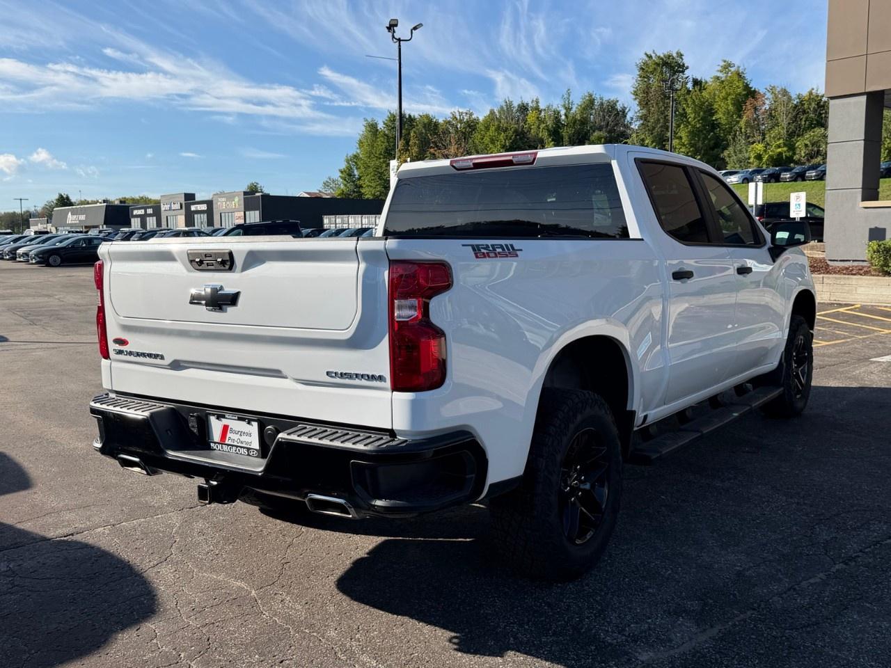 2024 Chevrolet Silverado 1500 Crew Cab Short Box 4-Wheel Drive Custom Trail Boss Photo