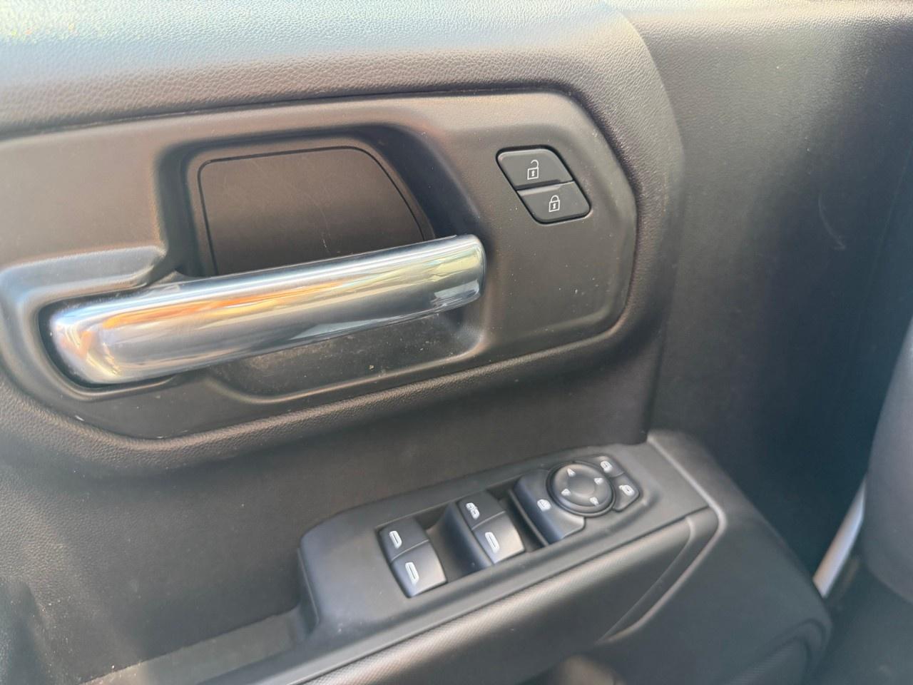 2024 Chevrolet Silverado 1500 Crew Cab Short Box 4-Wheel Drive Custom Trail Boss Photo
