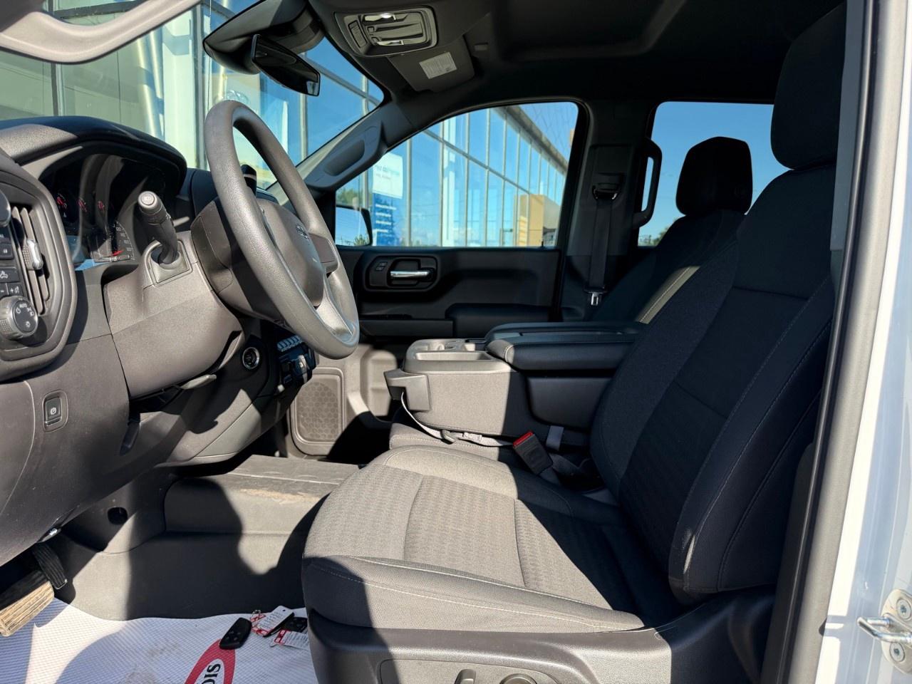 2024 Chevrolet Silverado 1500 Crew Cab Short Box 4-Wheel Drive Custom Trail Boss Photo