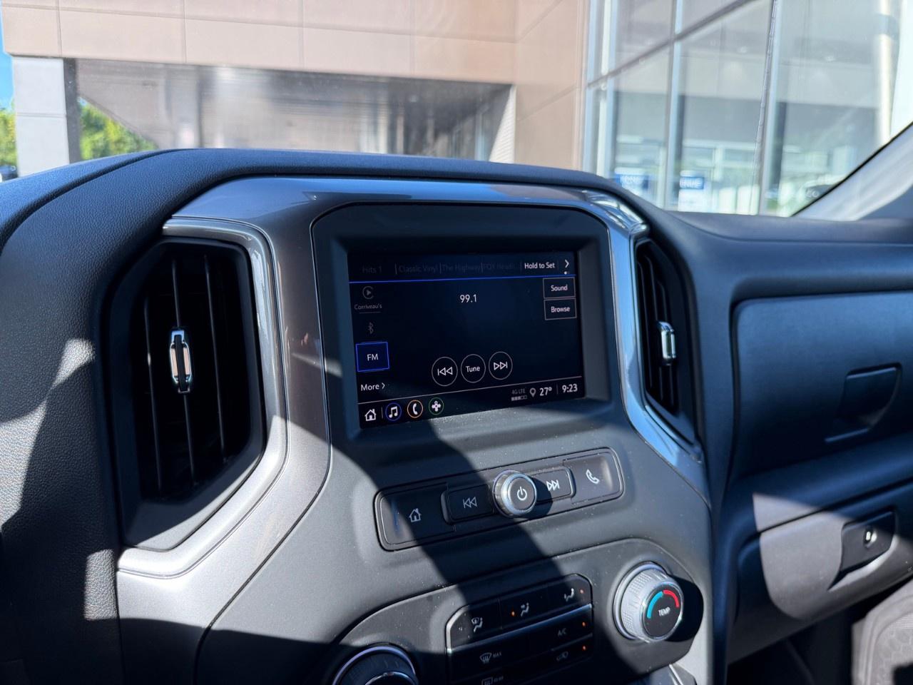 2024 Chevrolet Silverado 1500 Crew Cab Short Box 4-Wheel Drive Custom Trail Boss Photo