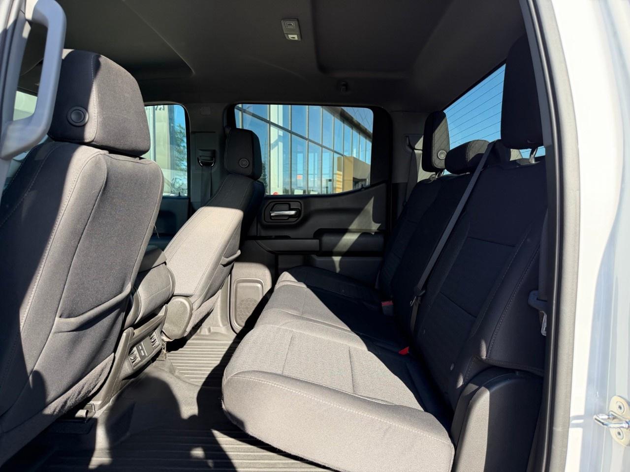 2024 Chevrolet Silverado 1500 Crew Cab Short Box 4-Wheel Drive Custom Trail Boss Photo