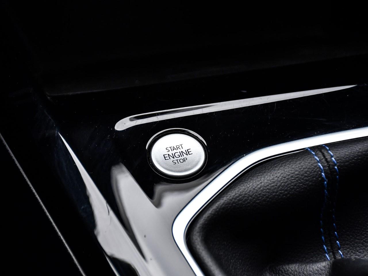 2024 Volkswagen Golf R Manual Photo